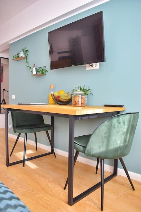 Mysa Modern Studio * Near Cismigiu Park * Netflix Bukarest Exteriör bild
